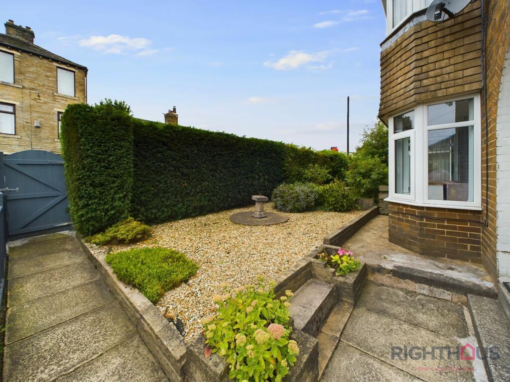 Additional property image - Back Lane, Queensbury, BD13