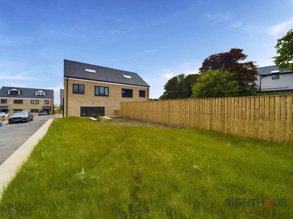 Additional property image - Woodlands Grove, Queensbury, BD13