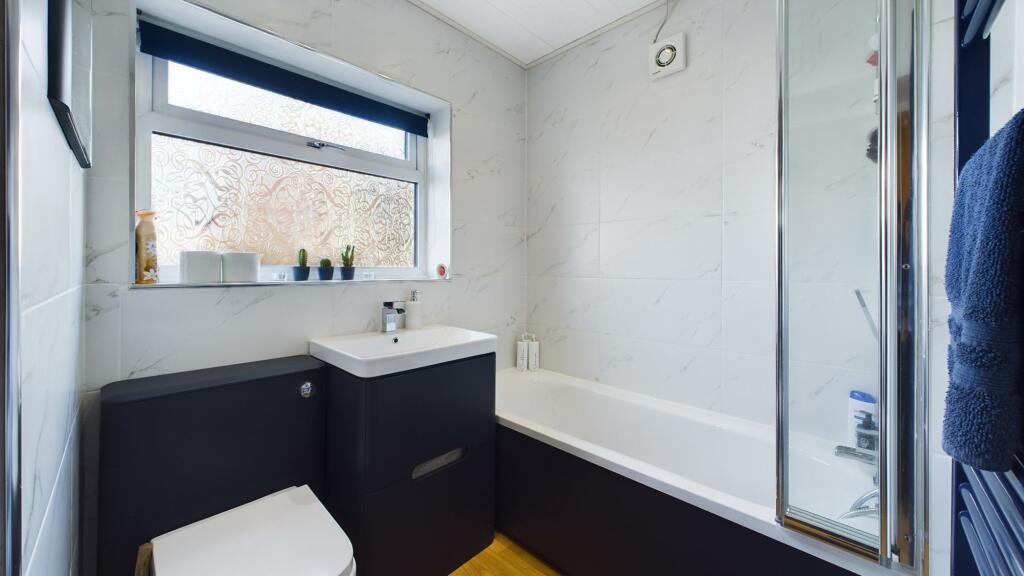 Additional property image - Beacon Road, Bradford, BD6