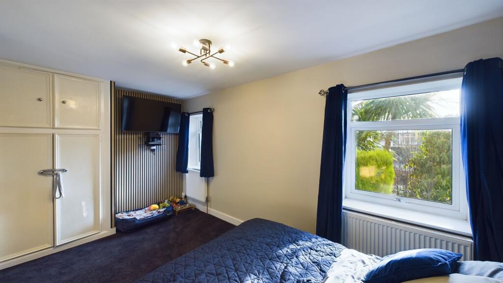 Additional property image - Beacon Road, Bradford, BD6