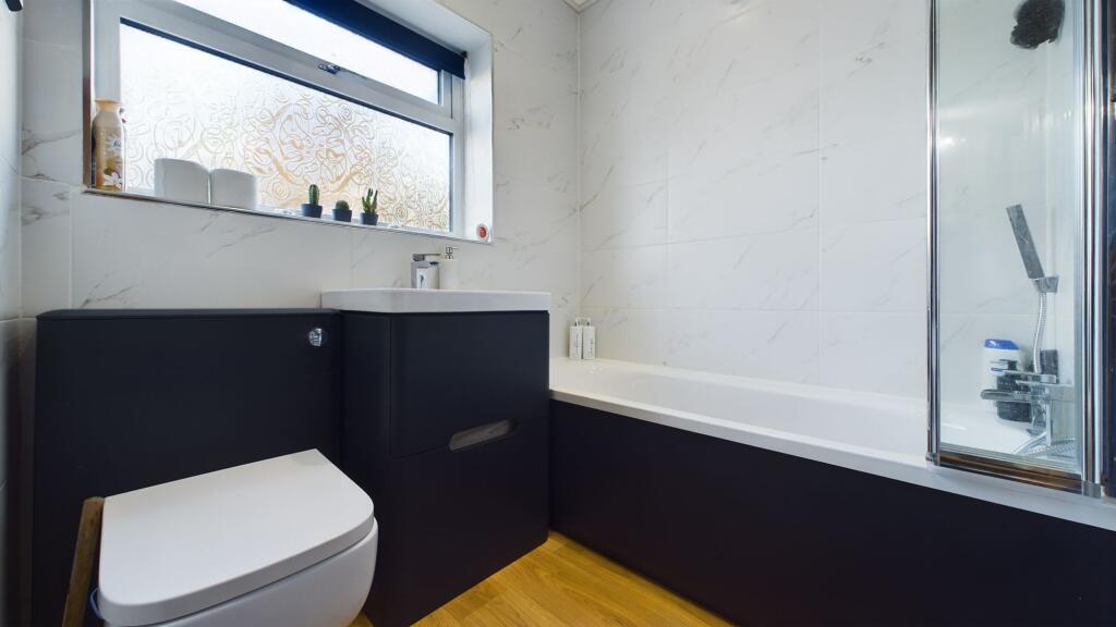 Additional property image - Beacon Road, Bradford, BD6