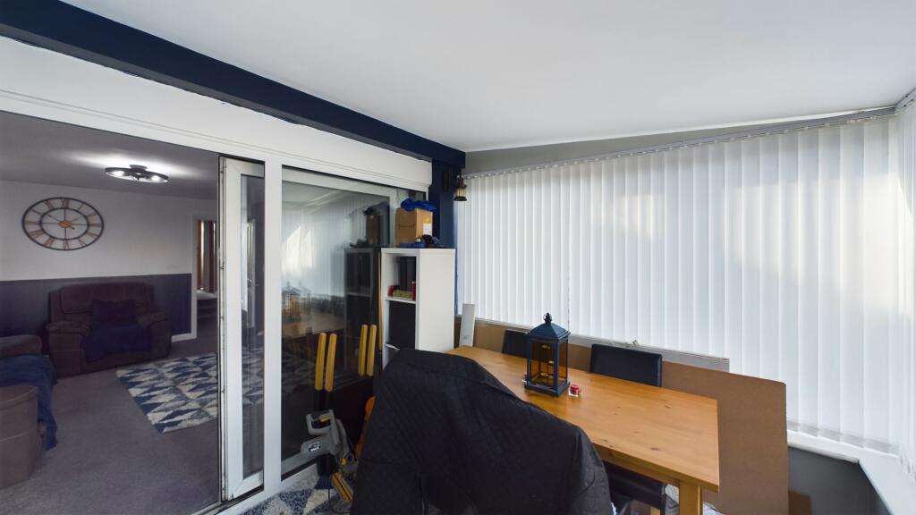 Additional property image - Beacon Road, Bradford, BD6