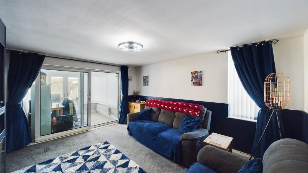 Additional property image - Beacon Road, Bradford, BD6