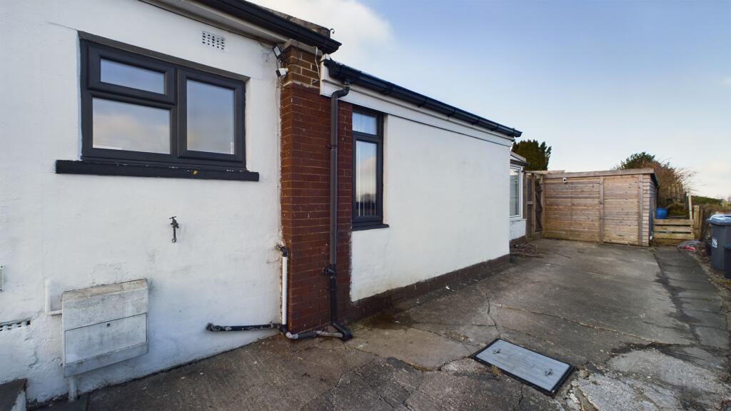 Additional property image - Beacon Road, Bradford, BD6