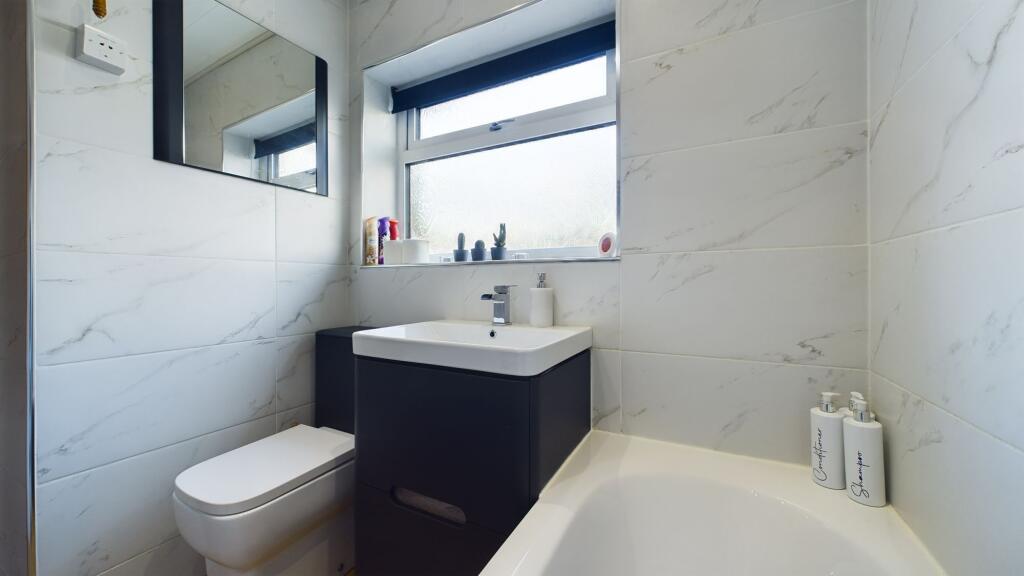 Additional property image - Beacon Road, Bradford, BD6
