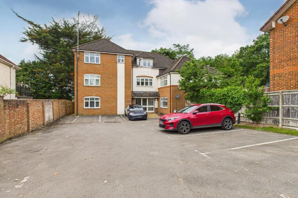 Main image of property: Cambridge Road, Aldershot, Hampshire, Hampshire, GU11
