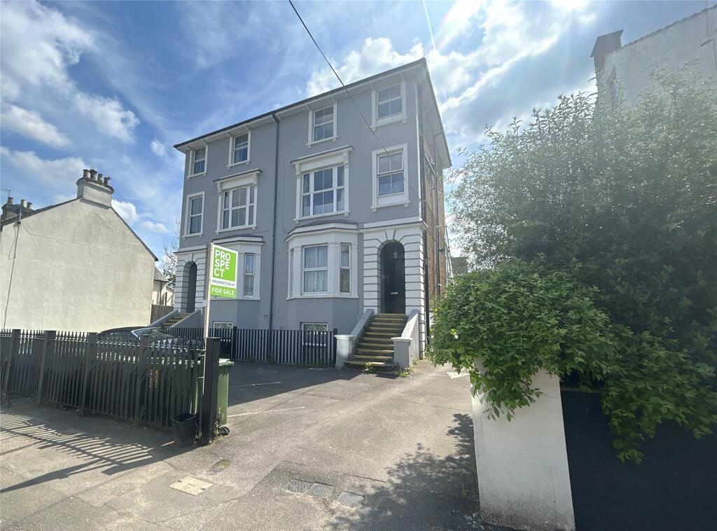 1 bedroom apartment for sale in Ash Road, Aldershot, Hampshire, GU12