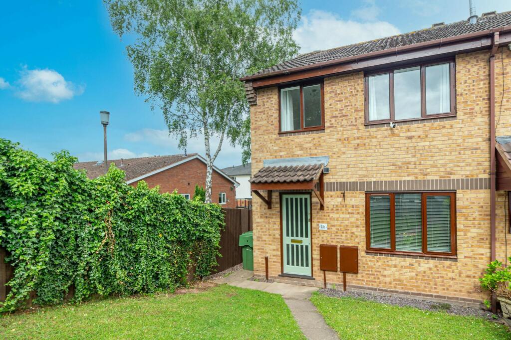 3 bedroom semidetached house for sale in Drovers Way, Stoke Heath, B60