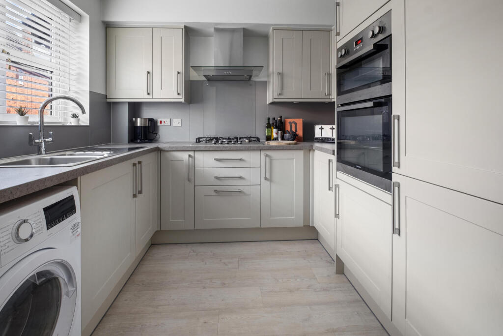 Additional property image - Pavilion Gardens, Bromsgrove, Worcestershire