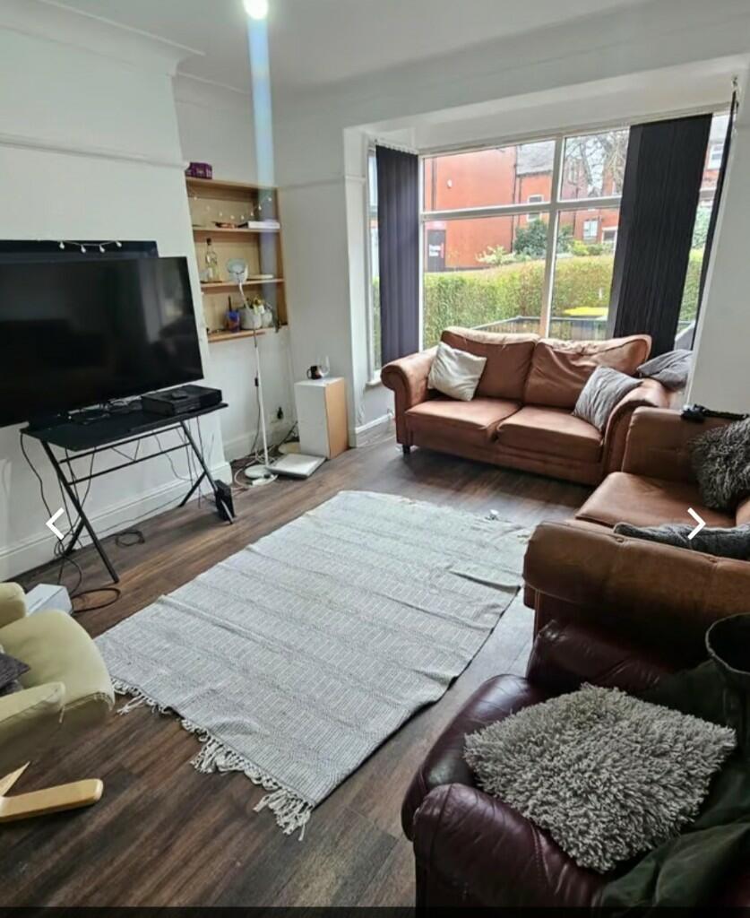 6 bedroom terraced house for rent in Headingley Avenue, Leeds, West Yorkshire, LS6