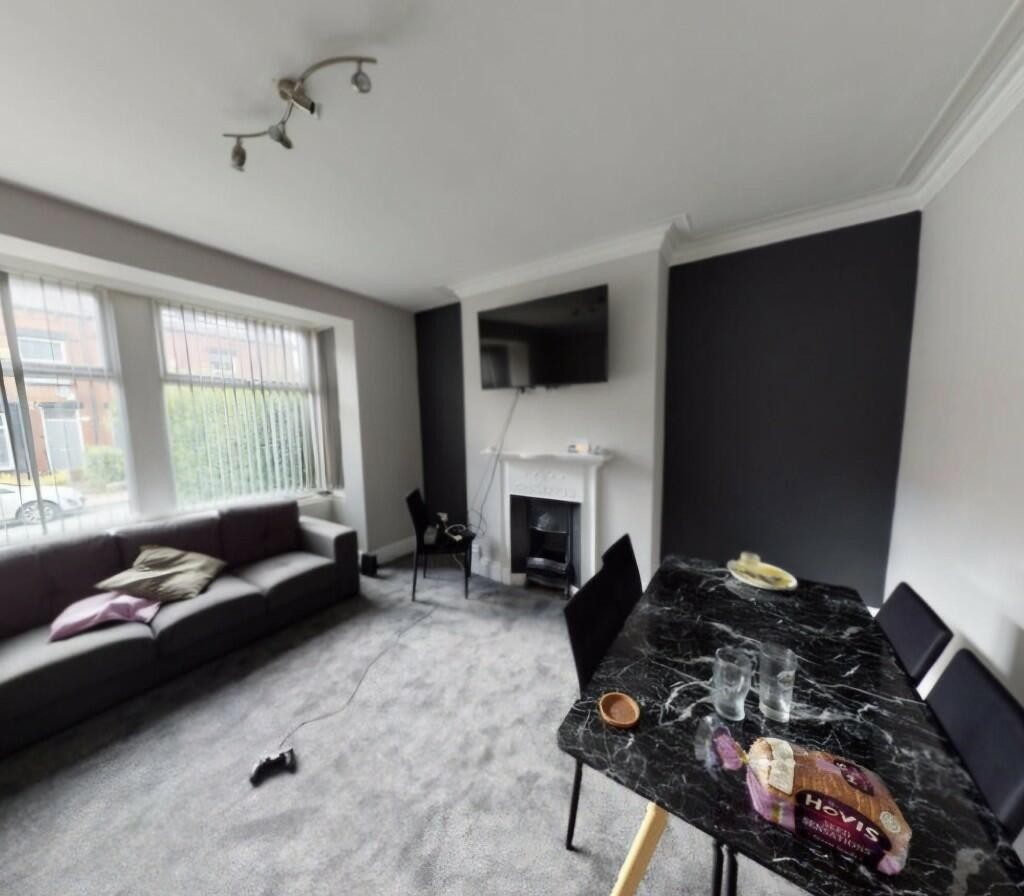 Main image of property: Headingley Avenue, Leeds, West Yorkshire, LS6