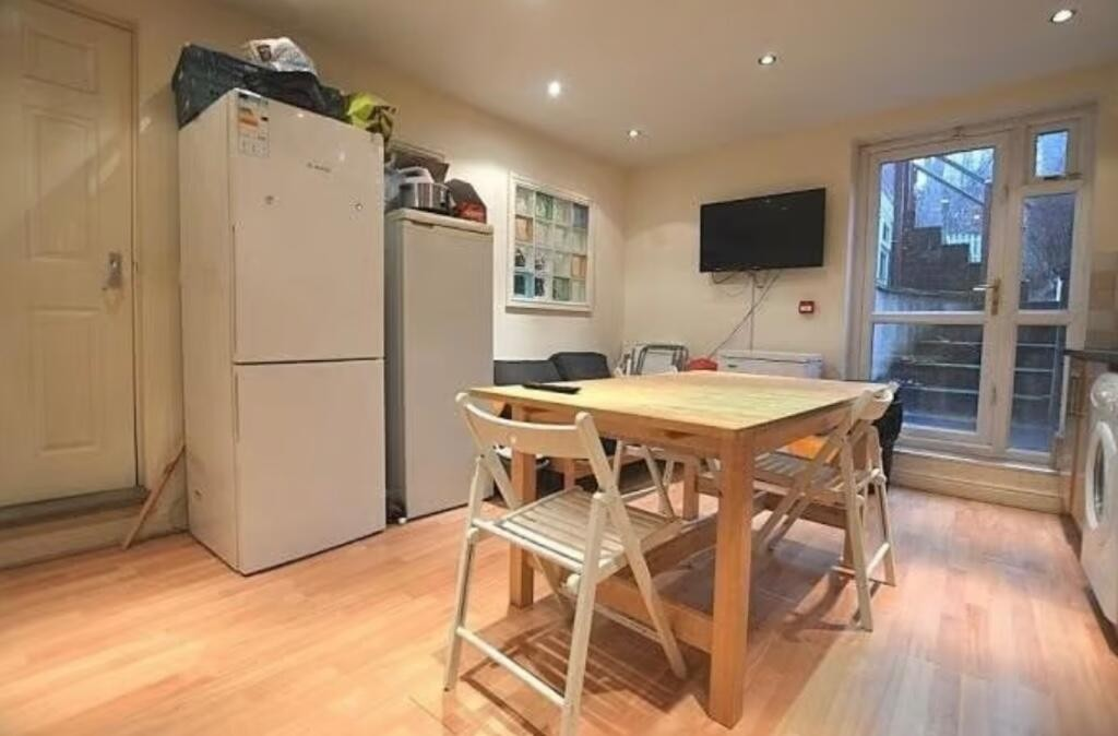 Main image of property: Grove Lane, Leeds, West Yorkshire, LS6