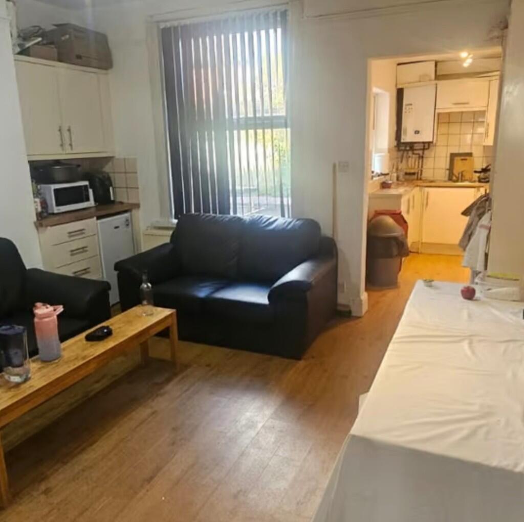 Main image of property: Ash Road, Leeds, West Yorkshire, LS6