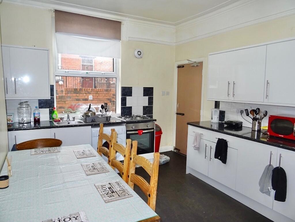 Main image of property: Cliff Mount, Leeds, West Yorkshire, LS6