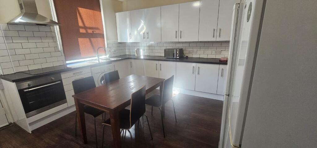 Main image of property: Winfield Terrace, Leeds, West Yorkshire, LS2