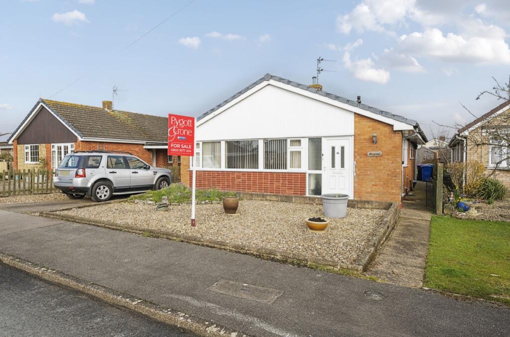 3 bedroom detached bungalow for sale in Meadow Bank Avenue, Fiskerton, LN3