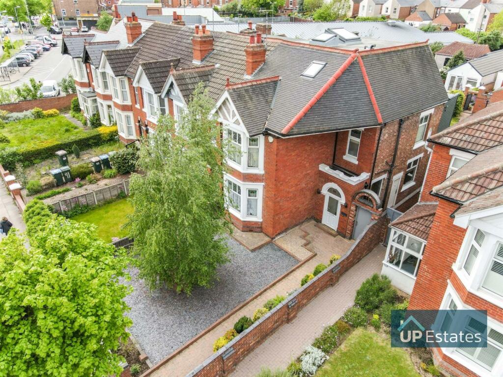 5 bedroom semidetached house for sale in Binley Road, Stoke Green