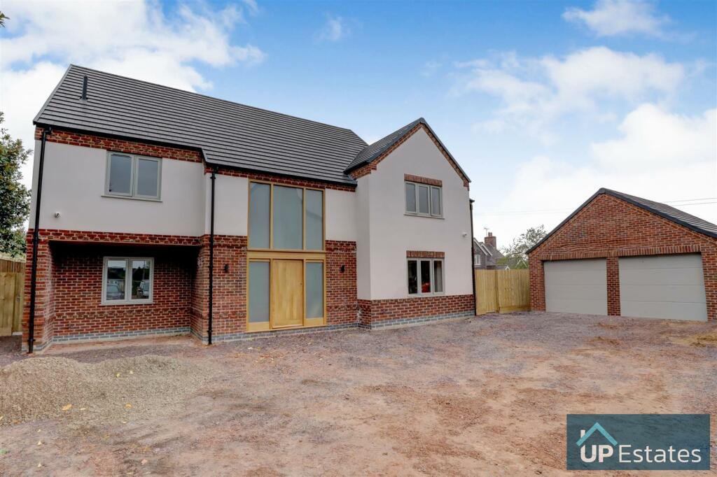 4 bedroom detached house for sale in EXECUTIVE NEW BUILD Sapcote Road