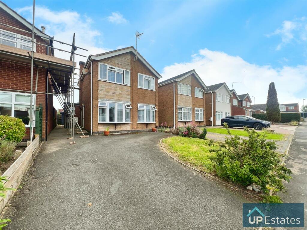 4 bedroom detached house for sale in Orkney Close, The Raywoods