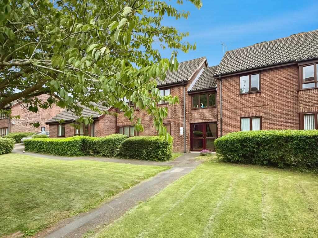 Main image of property: St Pauls Close, Oadby, LE2