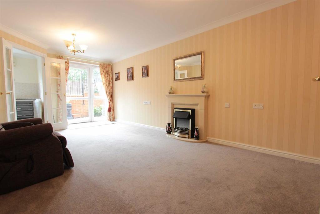 1 bedroom retirement property for sale in Winchmore Hill Road