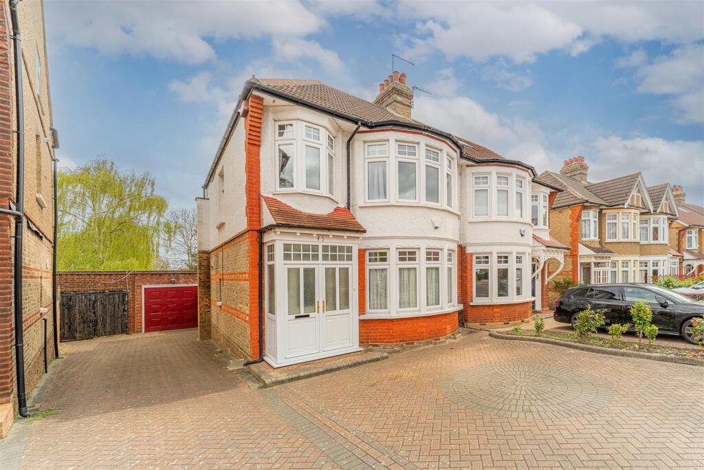 Main image of property: The Orchard, Winchmore Hill, N21