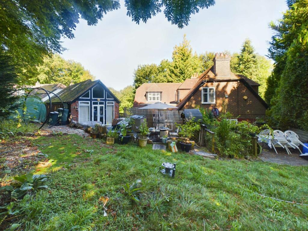 5 bedroom detached house for sale in Lucas Road, High HP13