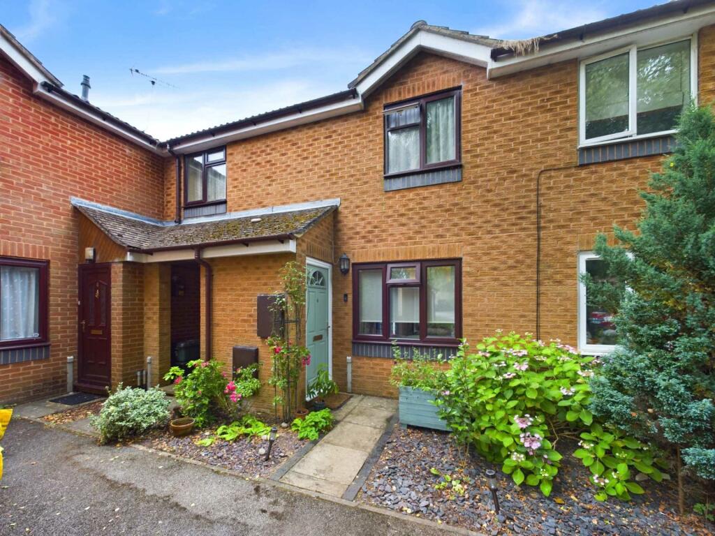 1 bedroom terraced house for sale in Musgrave Walk, Stokenchurch, HP14