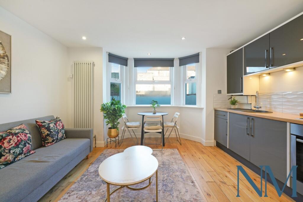 Main image of property: Sydenham Road, Croydon, CR0 2EF