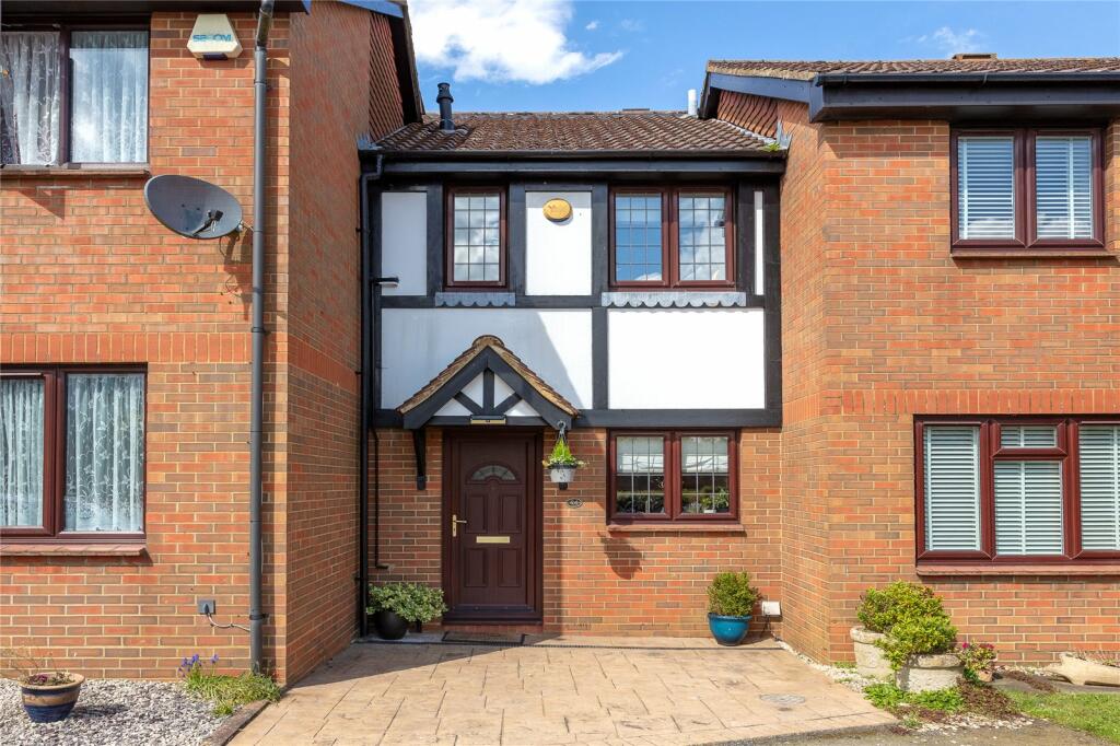 2 bedroom terraced house for sale in Russell Road, Toddington