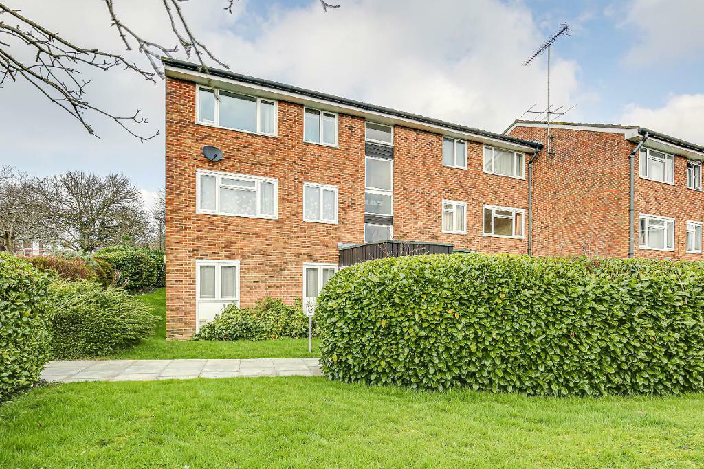 2 bedroom flat for sale in Middlefields, Croydon, CR0 9LG, CR0