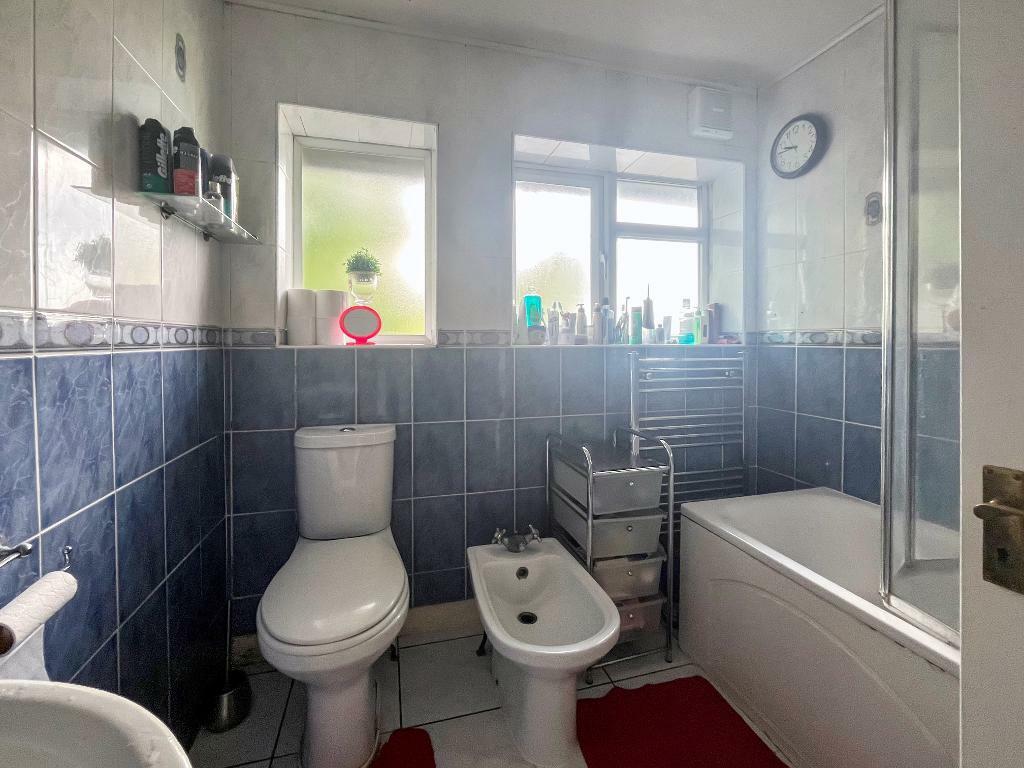 Additional property image - Farley Road, South Croydon, CR2 7NG