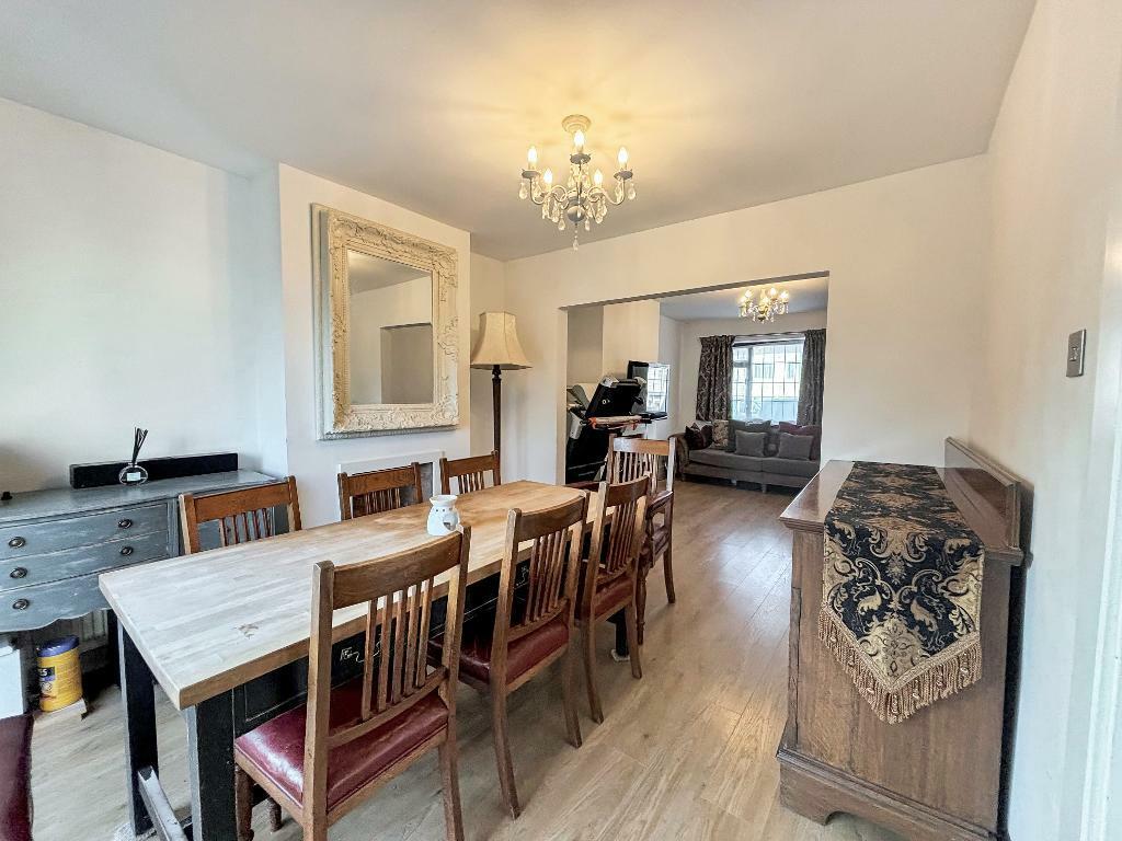 Additional property image - Benhurst Gardens, Selsdon, South Croydon, CR2 8NU