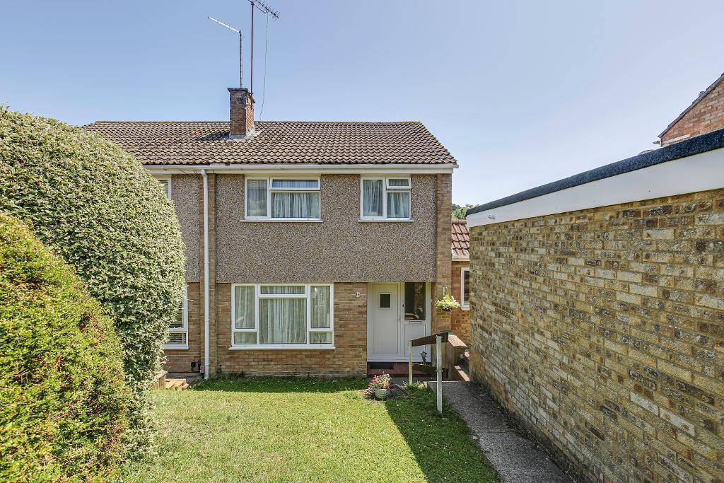 Main image of property: Redwing Close, South Croydon, CR2 8QU