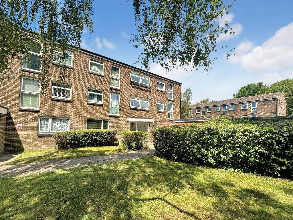 Main image of property: Woodpecker Mount, Selsdon, South Croydon, CR0 9JE