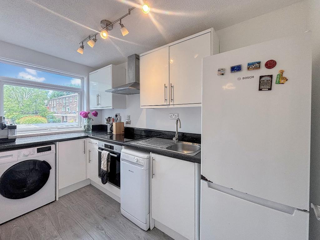Main image of property: Woodpecker Mount, Selsdon, South Croydon, CR0 9JE