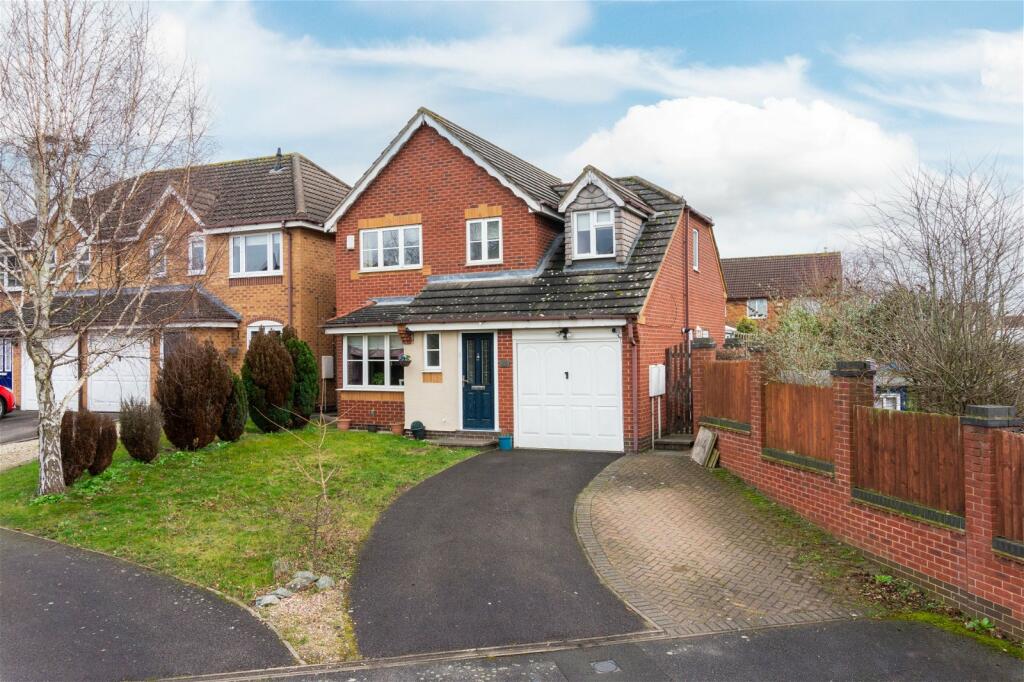 4 bedroom detached house for sale in Thistle Bank, East Leake, LE12