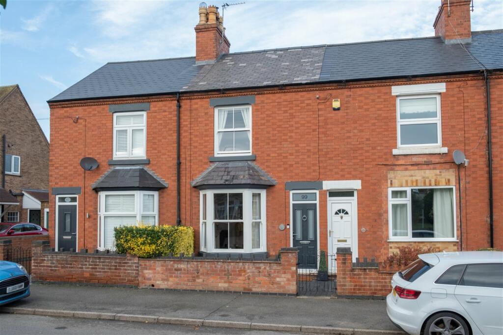 2 bedroom terraced house for sale in Main Street, East Leake, LE12