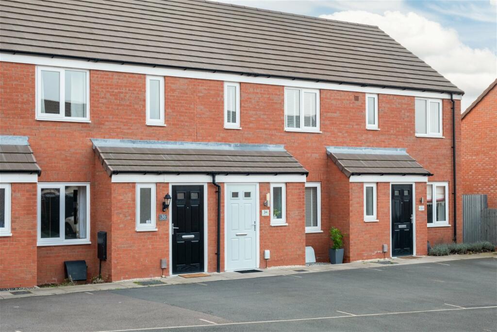 2 bedroom terraced house for sale in Cinnabar Way, East Leake, LE12