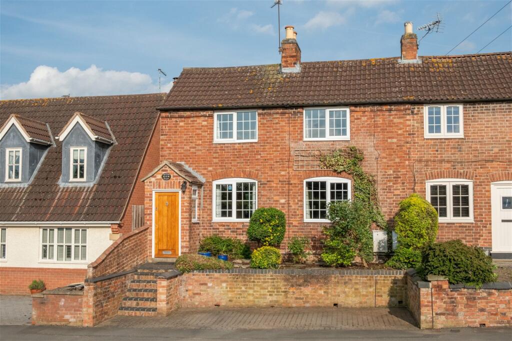 3 bedroom cottage for sale in Castle Hill, East Leake, LE12
