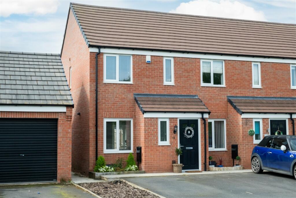 2 bedroom terraced house for sale in Admiral Close, East Leake, LE12