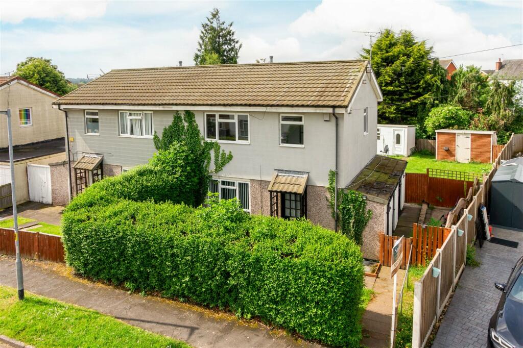 3 bedroom semidetached house for sale in Elm Avenue, East Leake, LE12