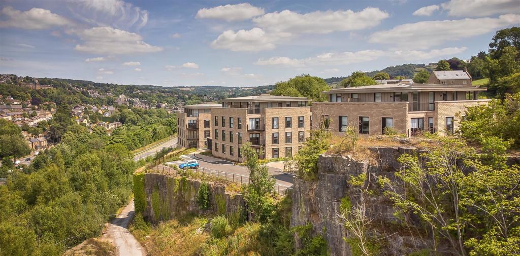 2 bedroom flat for sale in Matlock Spa Road, Matlock Spa, Matlock, DE4