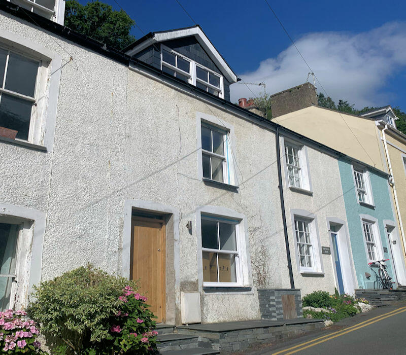 4 bedroom terraced house for sale in 6 Nantiesyn, Aberdyfi, Gwynedd