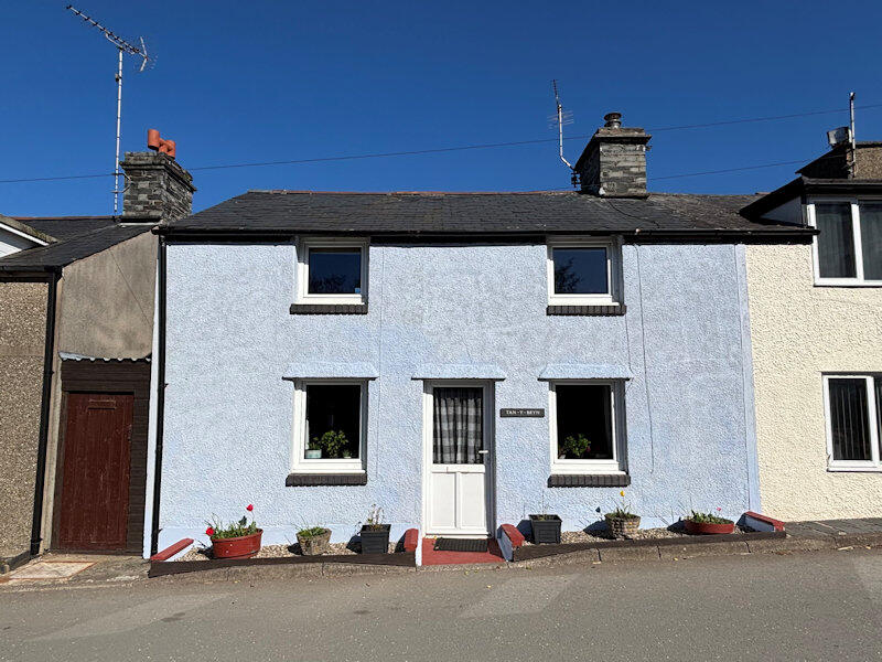 Main image of property: Tan y Bryn, Bryncrug, Gwynedd. LL36 9PW
