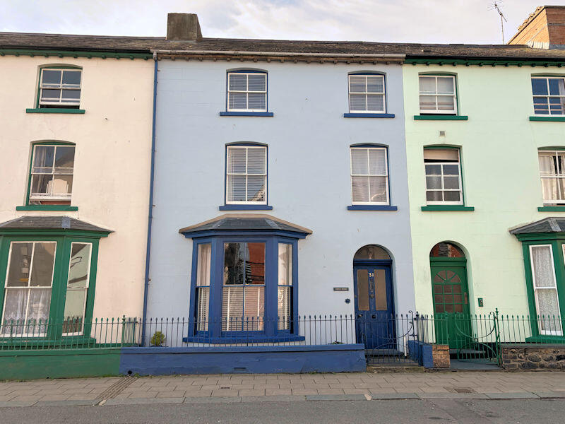 Main image of property: 31 High Street, Tywyn, Gwynedd, LL36 9AE