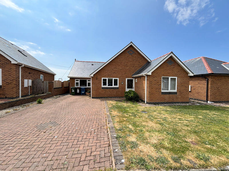 Main image of property: 34 Warwick Place, Tywyn, Gwynedd, LL36 0DH