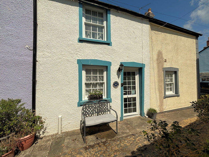 Main image of property: 10 Chapel Square, Aberdyfi, Gwynedd, LL35 0EL