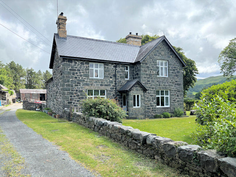 Main image of property: Glanmachlas  Llanegryn Tywyn , Gwynedd LL36 9UF