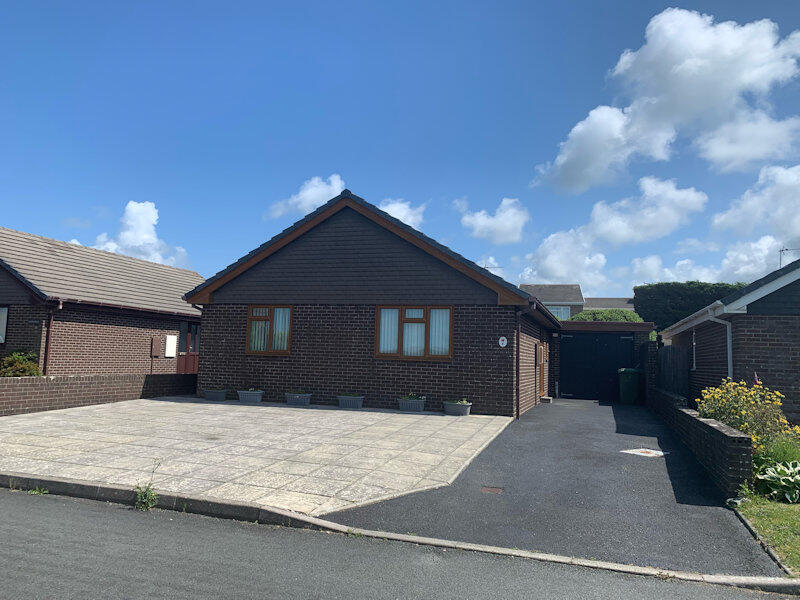 Main image of property: 6 Ar Y Don, Tywyn, Gwynedd, LL36 0DS